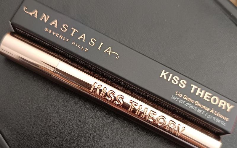 Customer photo for "Shiny lushious lips you will love!"