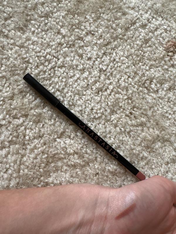 Customer photo for "Good pigmentation and it is a soft formula"