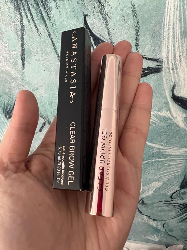 Customer photo for "Easy to use and keeps my brows looking great✨♥️"