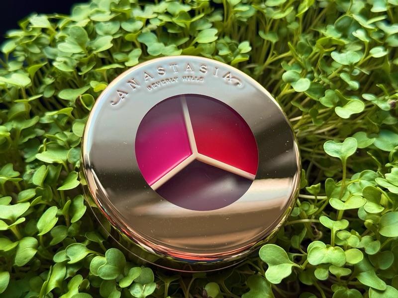 Customer carousel item 6.