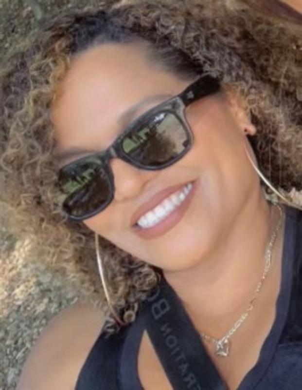 My new creamy bronzer (Hazelnut color)  makes a sunkiss look! Just a little goes a long way. Goes in so creamy it feels so good on.