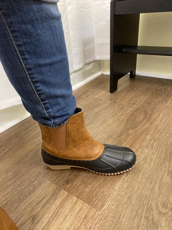 Womens duck boots academy sports sales