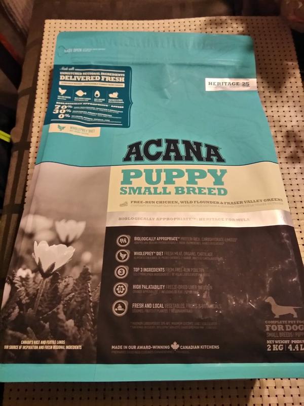 Acana puppy small hot sale breed feeding guide