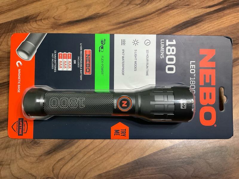 LEO 1800 Flex Flashlight