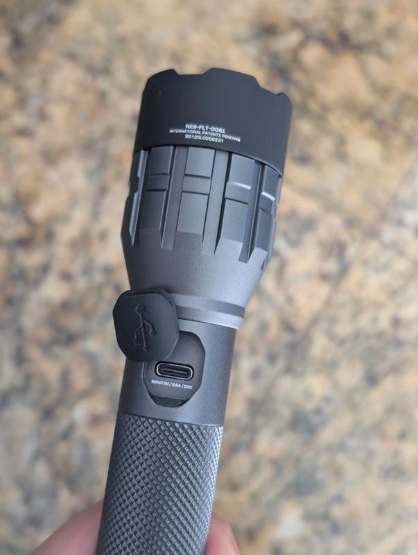 LEO 1800 Flex Flashlight