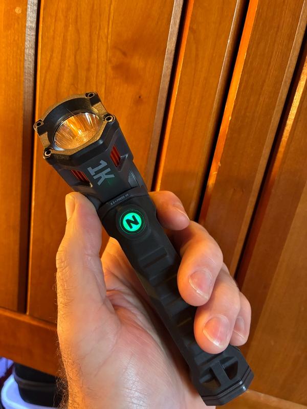 LARRY PIVOT TASK LIGHT