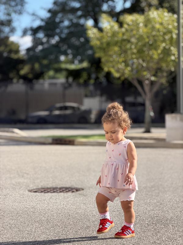 Customer photo for "Good quality; look real; funny on a 17mo-old"