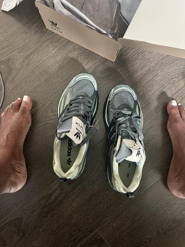 Customer photo for "Most light weight and comfortable shoes I have."