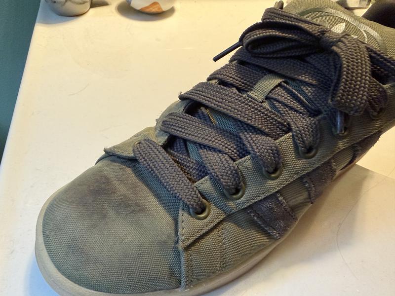 Customer photo for "Stains easily, absorbs water and stinks"