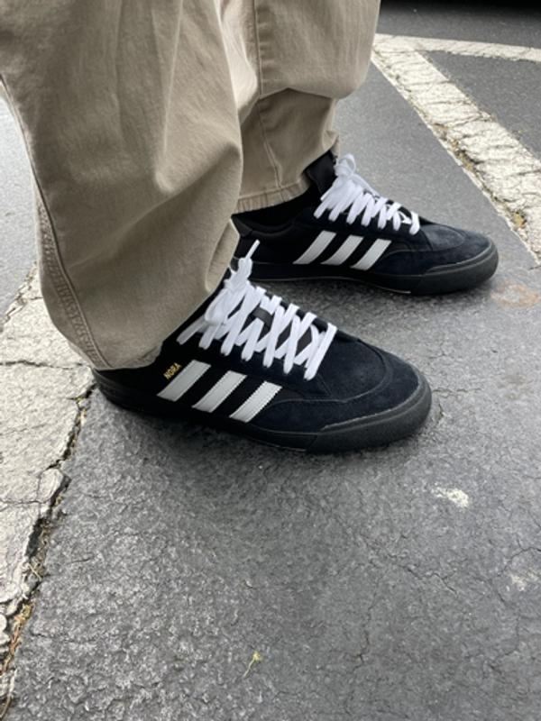 adidas Nora 