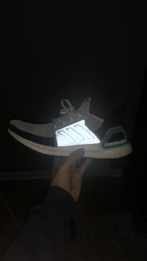 Customer photo for "Awesome shoe just gets dirty fast"