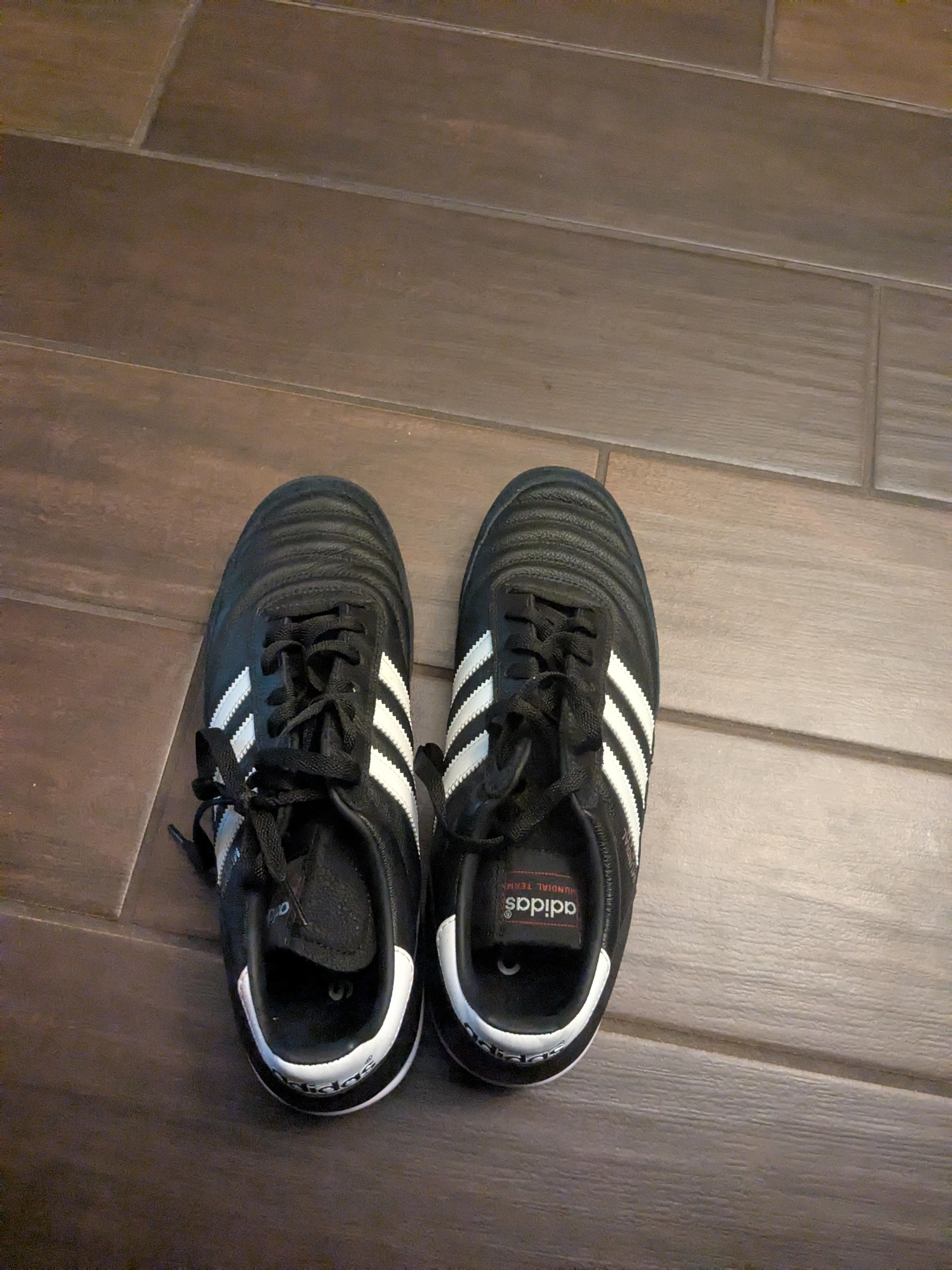 adidas Men's Mundial Team Soccer Shoes | Dick's Sporting Goods
