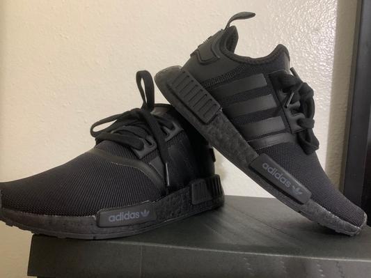 nmd_r1 shoes black