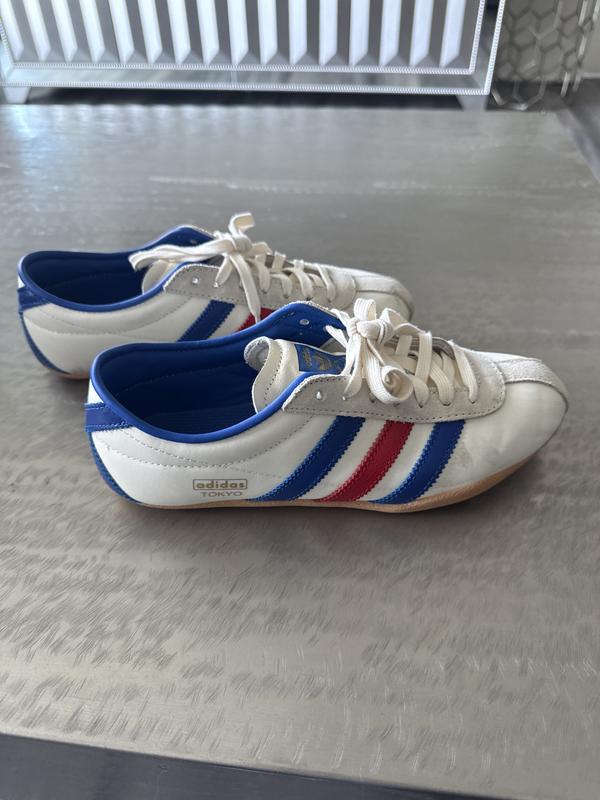 adidas gazelle silver green womens adidas Barreda Decode Shoes - Men's - Off White / Gum