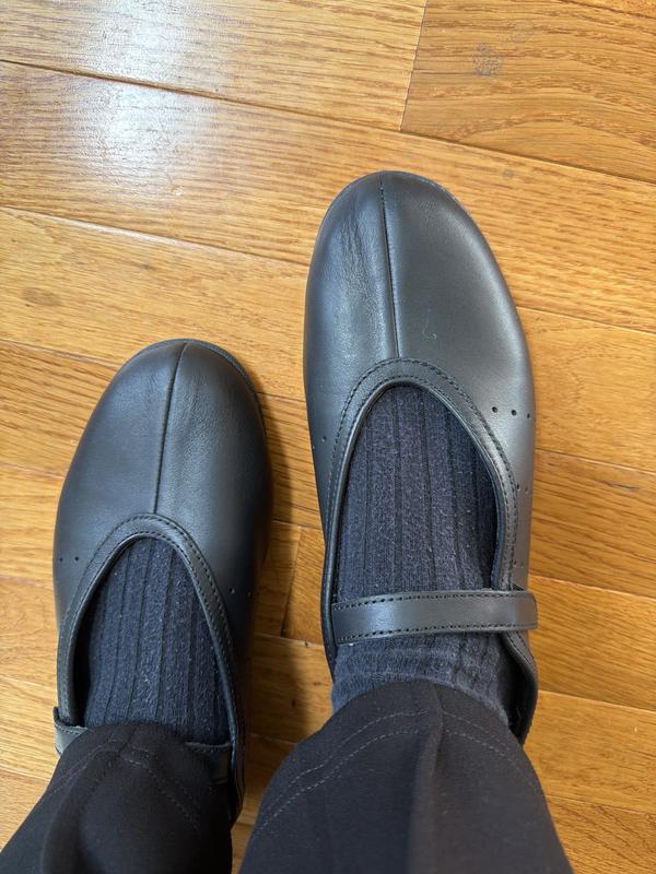 Customer photo for "Quality Control Issue or Sizing Problem?"