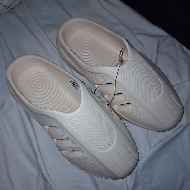 Customer photo for "Terrible Sizing"