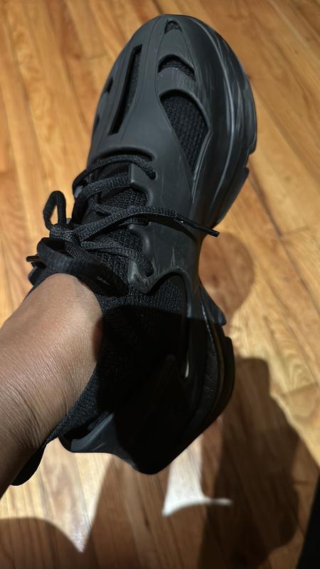 Customer photo for "Sleek, comfortable and fashionable!"