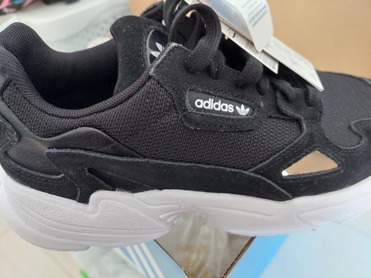 Finish line adidas falcon best sale