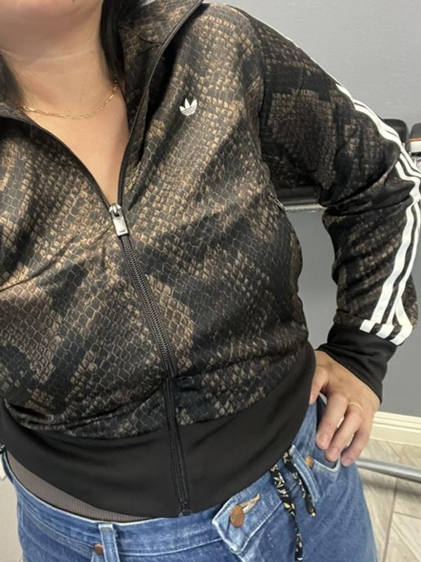 Customer photo for "Regular fit, almost slim fit."