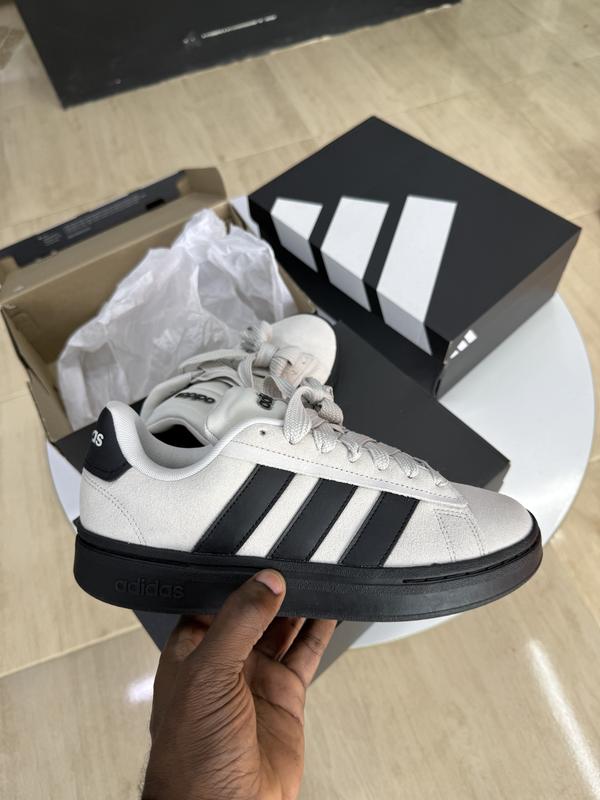 Customer carousel item 3.