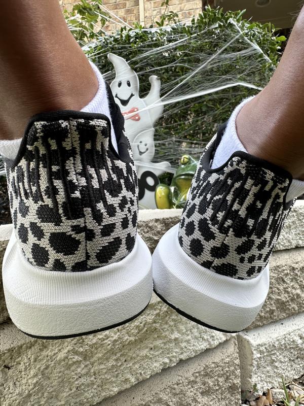 Original swift on sale run leopard sneakers