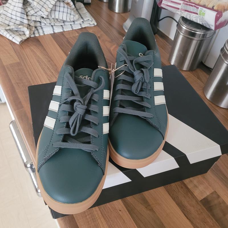 Customer carousel item 3.