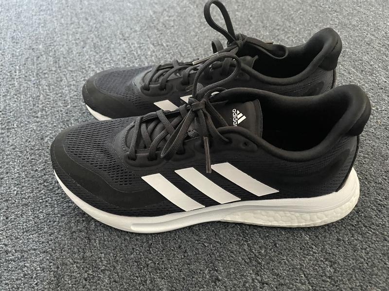 Customer photo for "comfortable shoes"