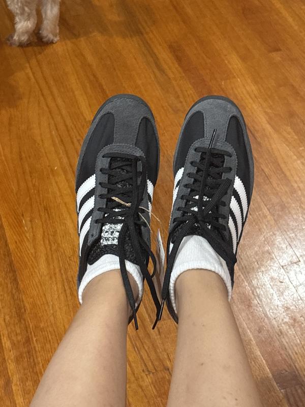 Customer photo for "They are light and comfortable."