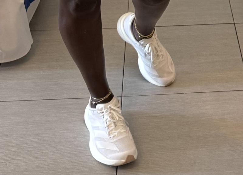 Customer photo for "Amazing sneaker!!"