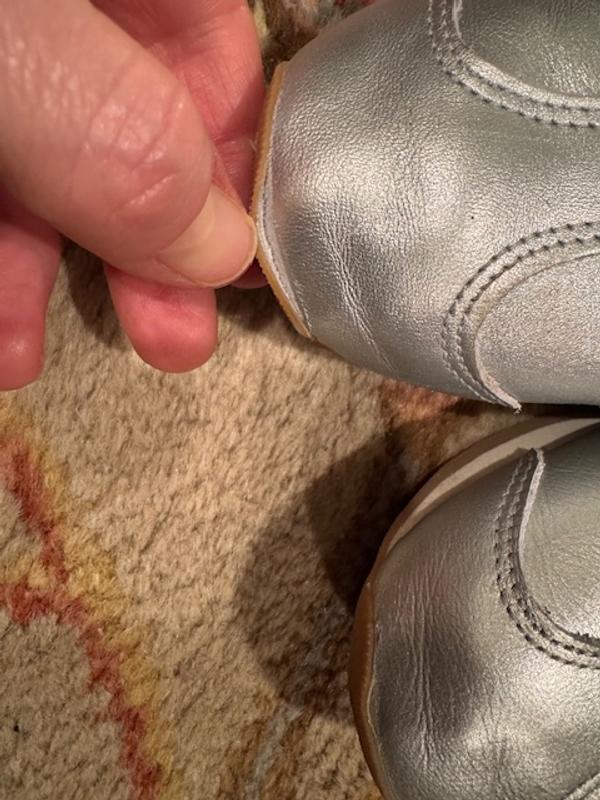 Customer photo for "Stylish but lacking"