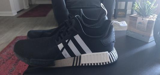 nmd_r1 shoes black