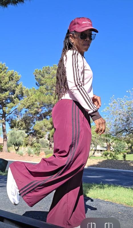 Customer photo for "stylish and comfortable love the variety of colors"
