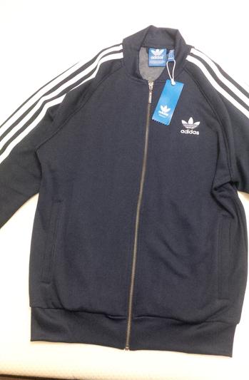 I bought the trackpants as well.Too good not to.