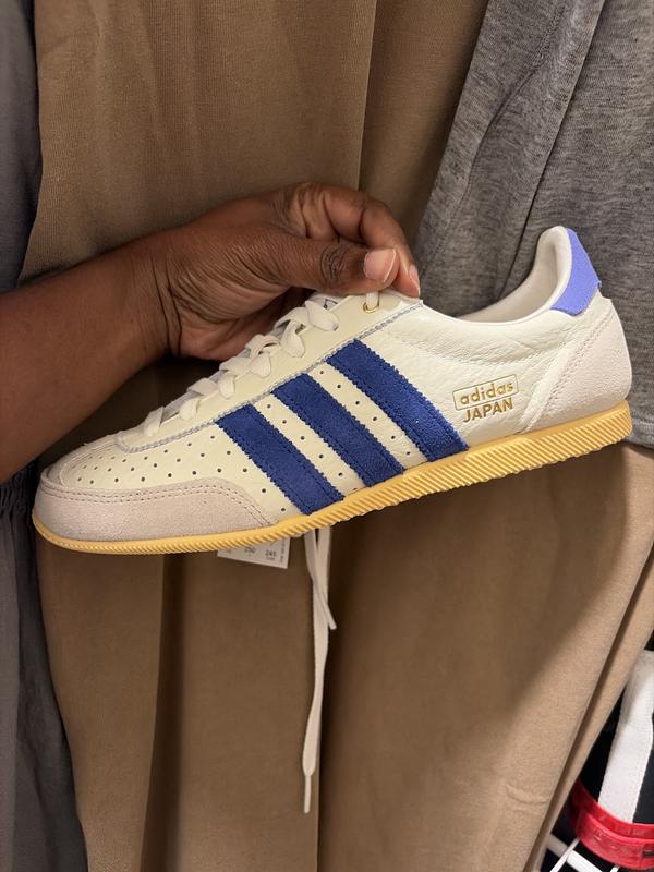 Customer photo for "Love the shoes!!"