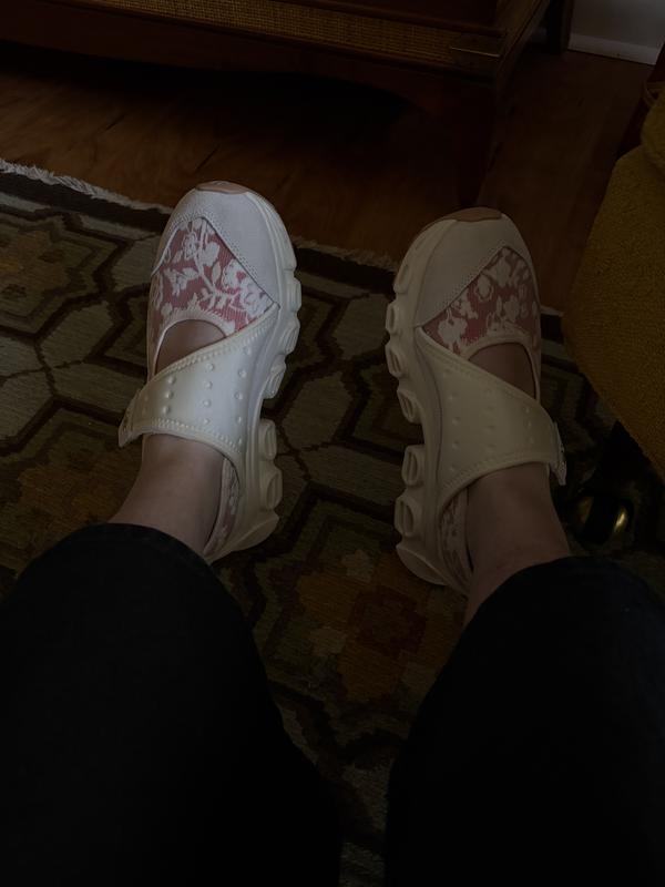 Customer photo for "Amazing, unique shoe!"