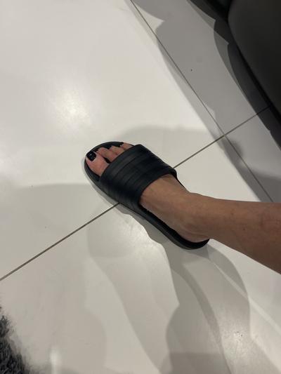 Adilette aqua hot sale slides review