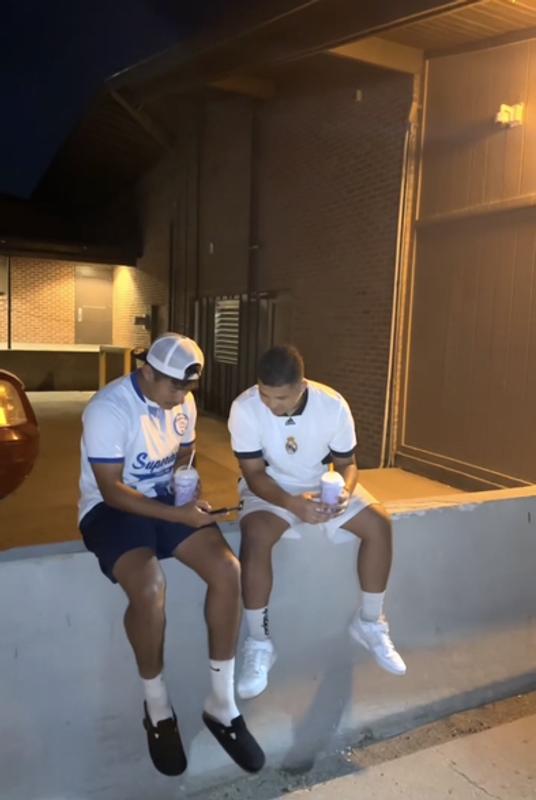 Review Thumbnail Image 0 158297195