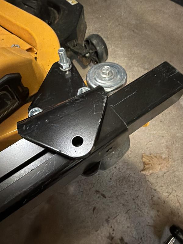 The mounting hitch arms cannot be grabbed by the brackets because the center portion of the mount is too long