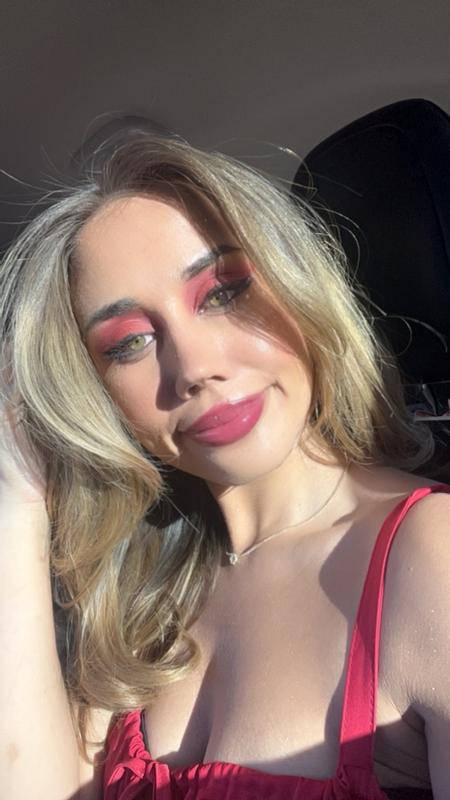 Customer carousel item 6.