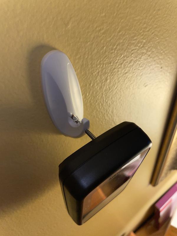 Temporary installation option that doesn’t require drilling a hole in your wall.