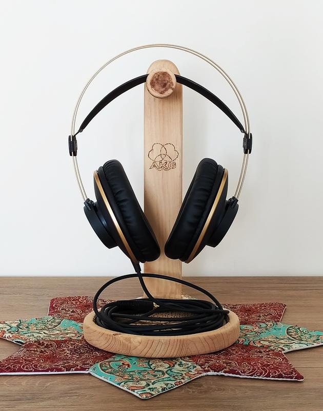 AKG Pro Audio K92 Over-Ear, Closed-Back, Studio Headphones, Matte Black and  Gold