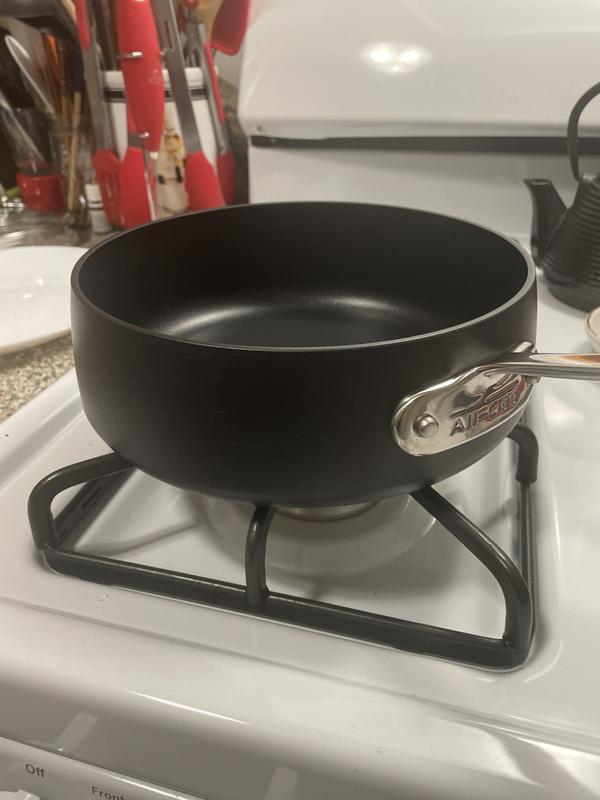 2.5 quart sauce pan - looks like a frying pan