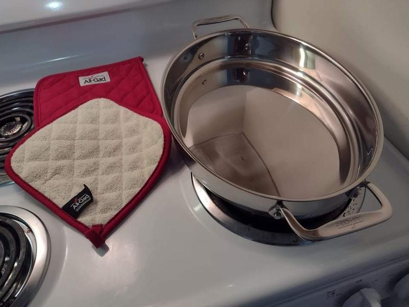 ALL-CLAD Stainless Steel 15 Oval Roaster Pan & 2 Potholders, NEW! -  household items - by owner - housewares sale 