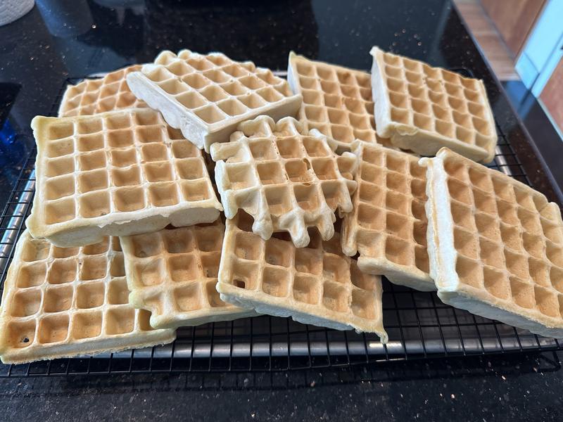  Waffle Maker With 7 Removable Plates, Automatic