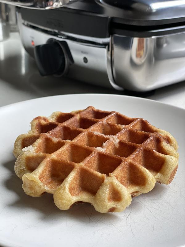 All-Clad Gourmet Stainless Steel 4 Slice Belgian Waffle Maker with Removable  Plates