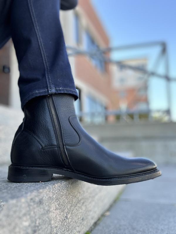 Allen Edmonds Men display picture 1