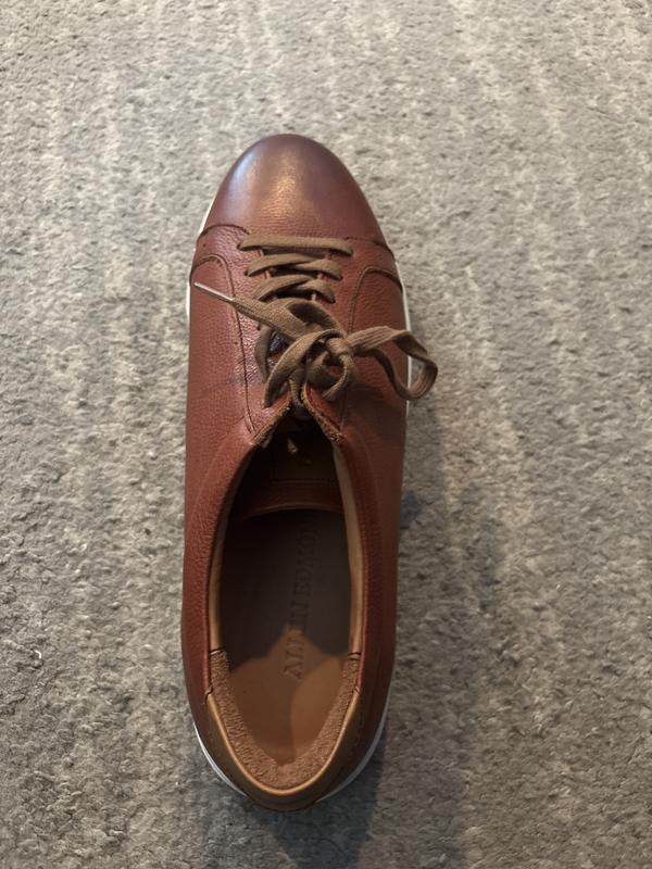 Customer photo for "This is a top quality casual dressy shoe"