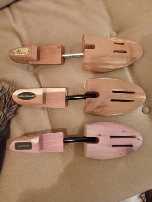Full-Toe Cedar Shoe Trees | Men display picture 2
