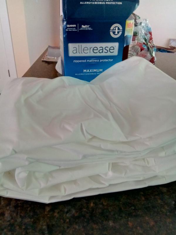 AllerEase Maximum Allergy and Bedbug Mattress Protector, King - Food 4 Less