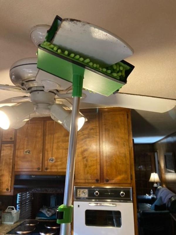 Blade Maid Ceiling Fan Cleaner and Duster with Microfiber Pads, Extends up  to 36, Green